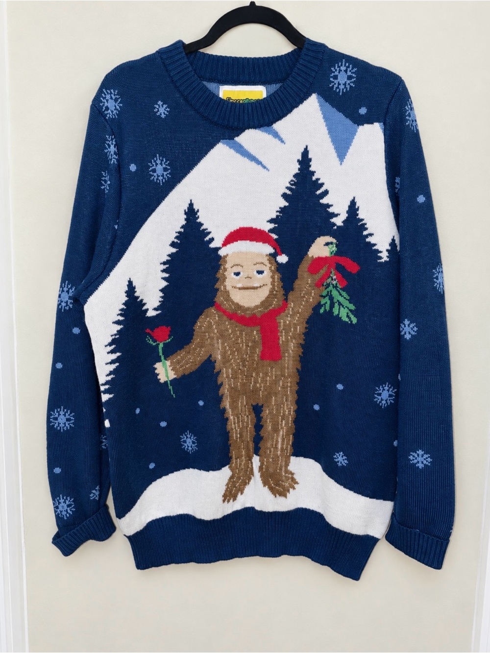 Tipsy Elves Men’s XL Romantic Sasquatch Christmas Sweater - NEVER WORN Yeti